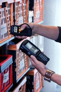 Rejestracja czasów pracy w programie do zarządzania i planowania produkcji za pomocą czytników kodów kreskowych.